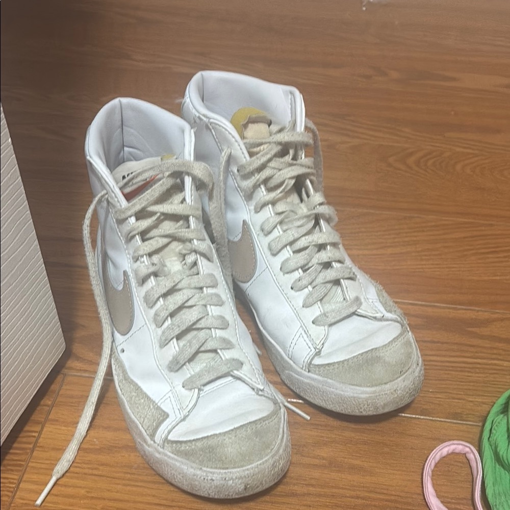 Nike Women's White and Gray High-Top Sneakers
